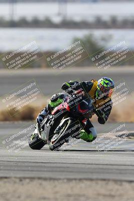 media/Nov-16-2025-Race Pace (Sun) [[8c5fa54630]]/Non Verified Riders (1st 20 Minutes)/1-Turn 14 (10am)/